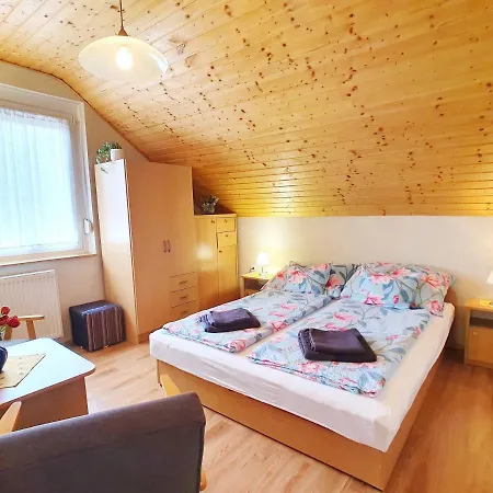 Kati Apartman Vonyarc Apartment